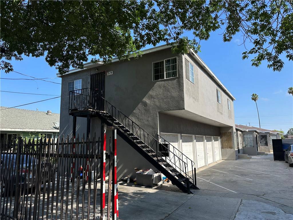Compton, CA 90220,319 W Almond ST