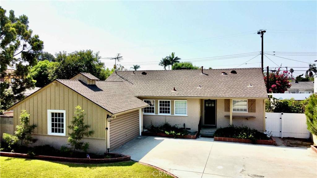 Downey, CA 90241,10343 Mattock AVE