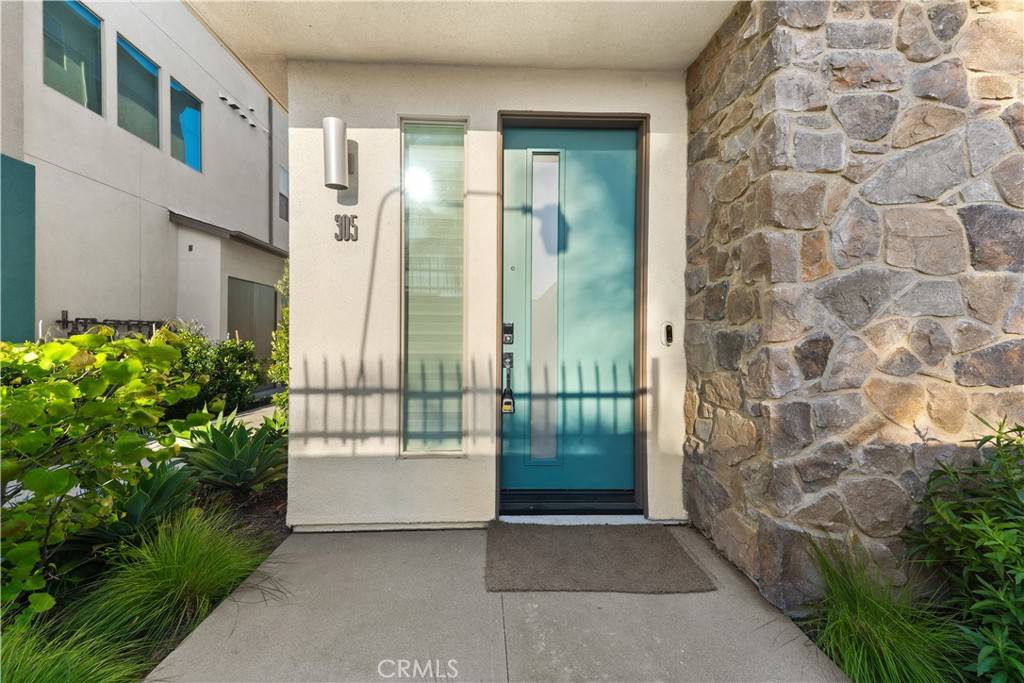 Covina, CA 91722,305 Strike DR