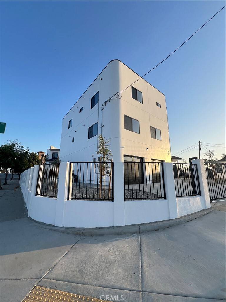 East Los Angeles, CA 90063,4268 Capistrano WAY
