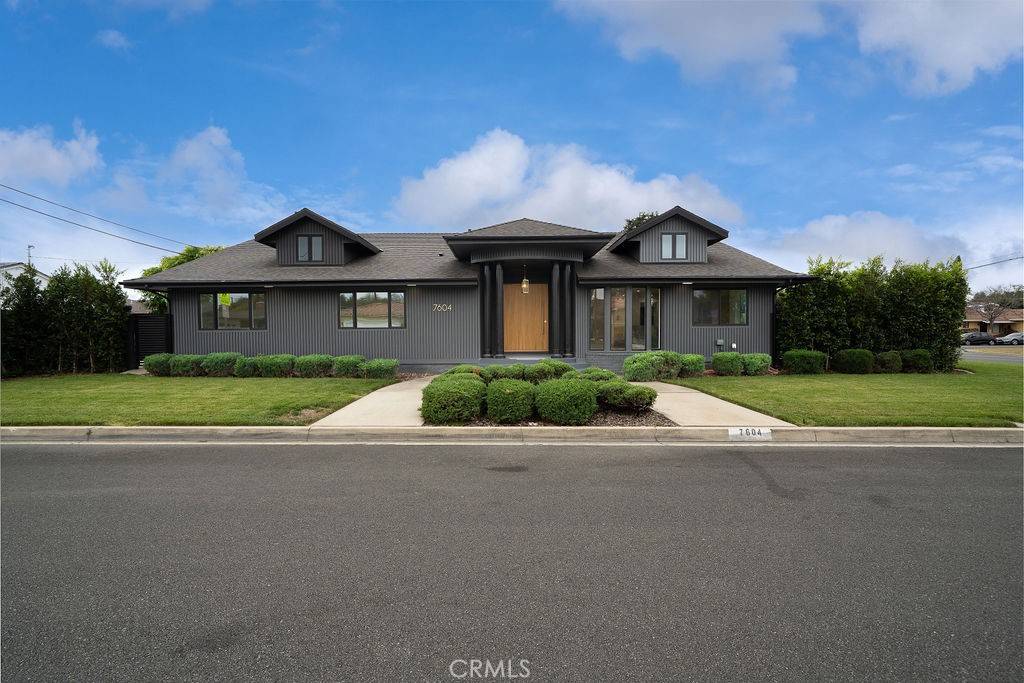 Downey, CA 90241,7604 Muller ST