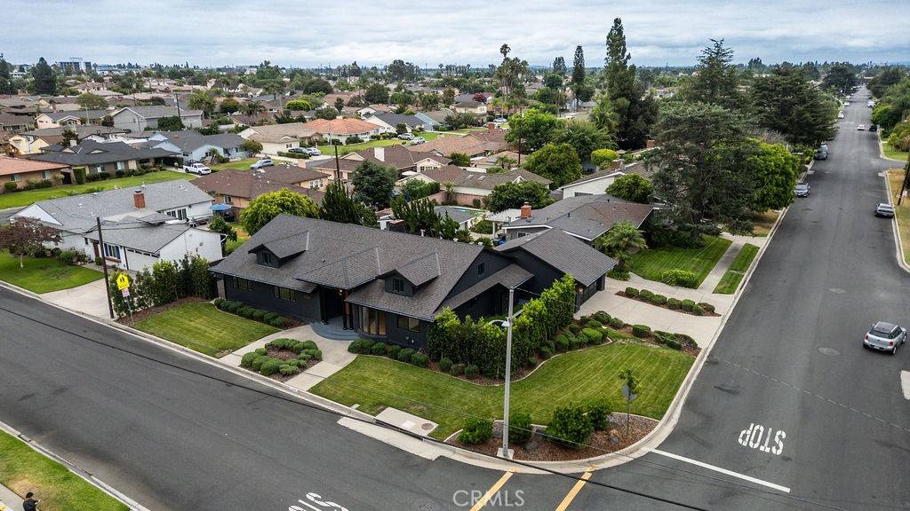 Downey, CA 90241,7604 Muller ST