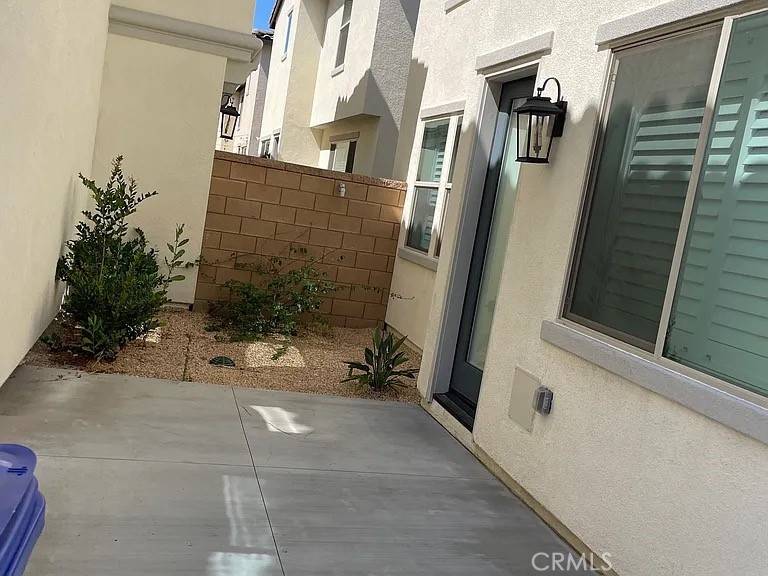 Fontana, CA 92336,5261 Aster Way #3