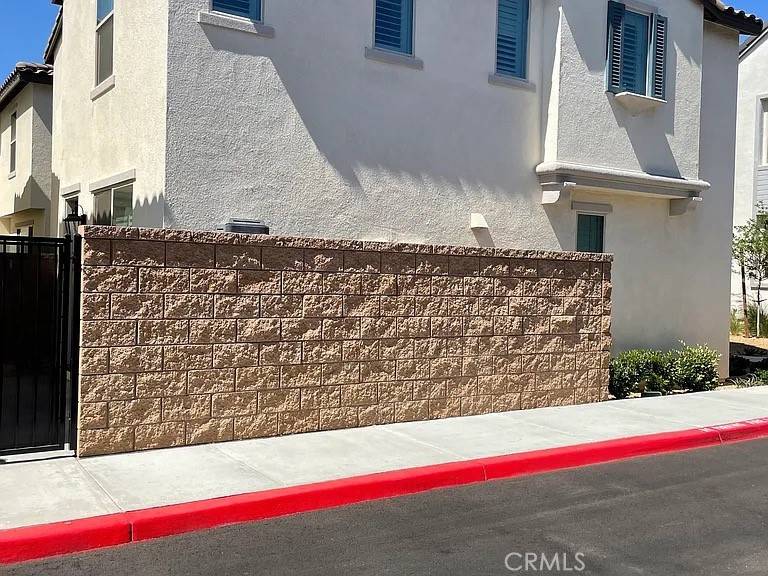 Fontana, CA 92336,5261 Aster Way #3