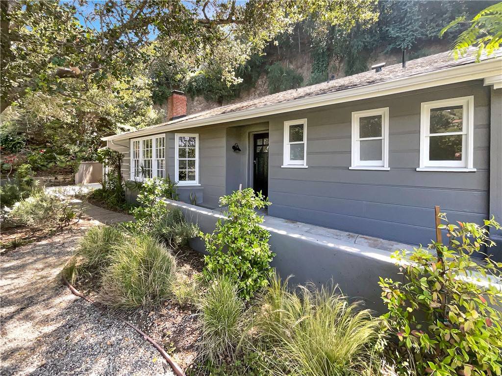 Los Angeles, CA 90068,2252 Verde Oak DR