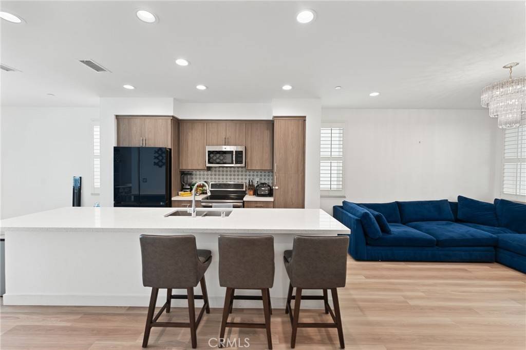 Montebello, CA 90640,1009 Roble PL