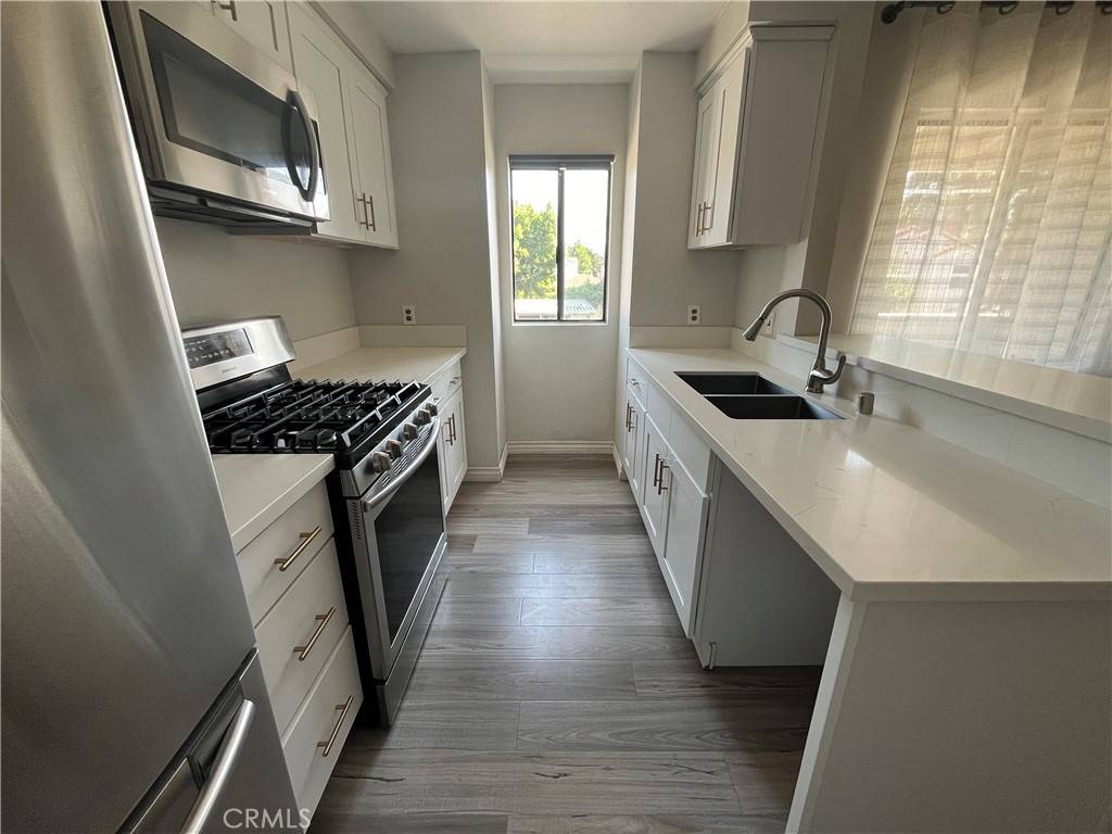 Paramount, CA 90723,15338 Gundry AVE #208