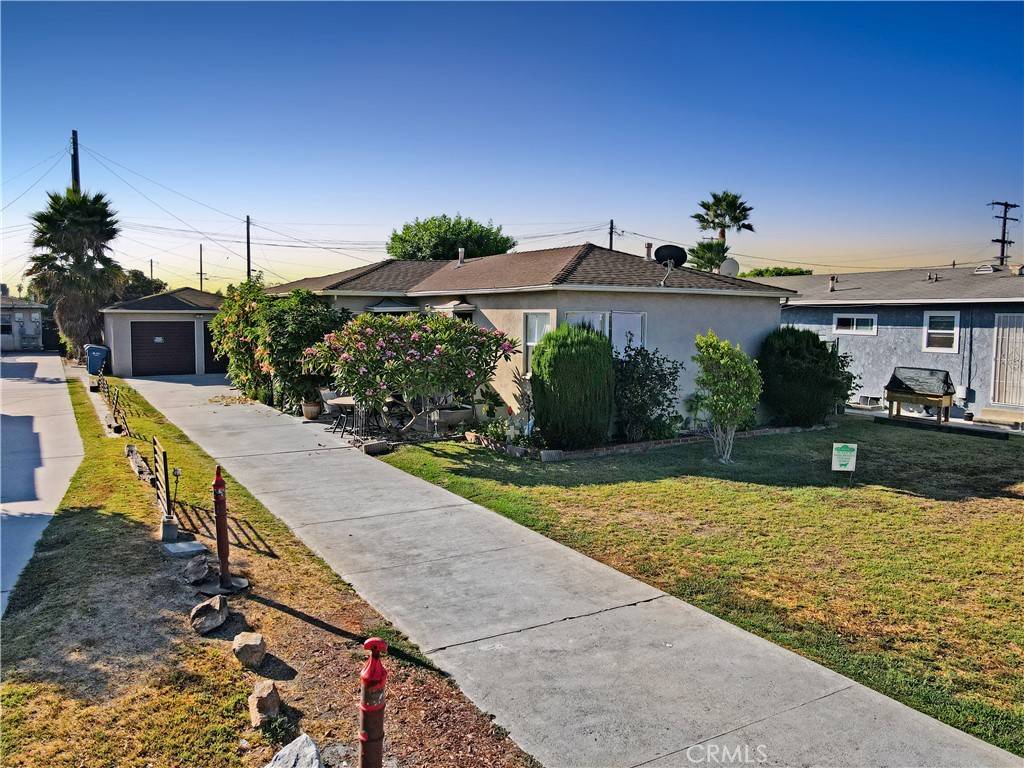 Downey, CA 90241,11832 Brookshire AVE