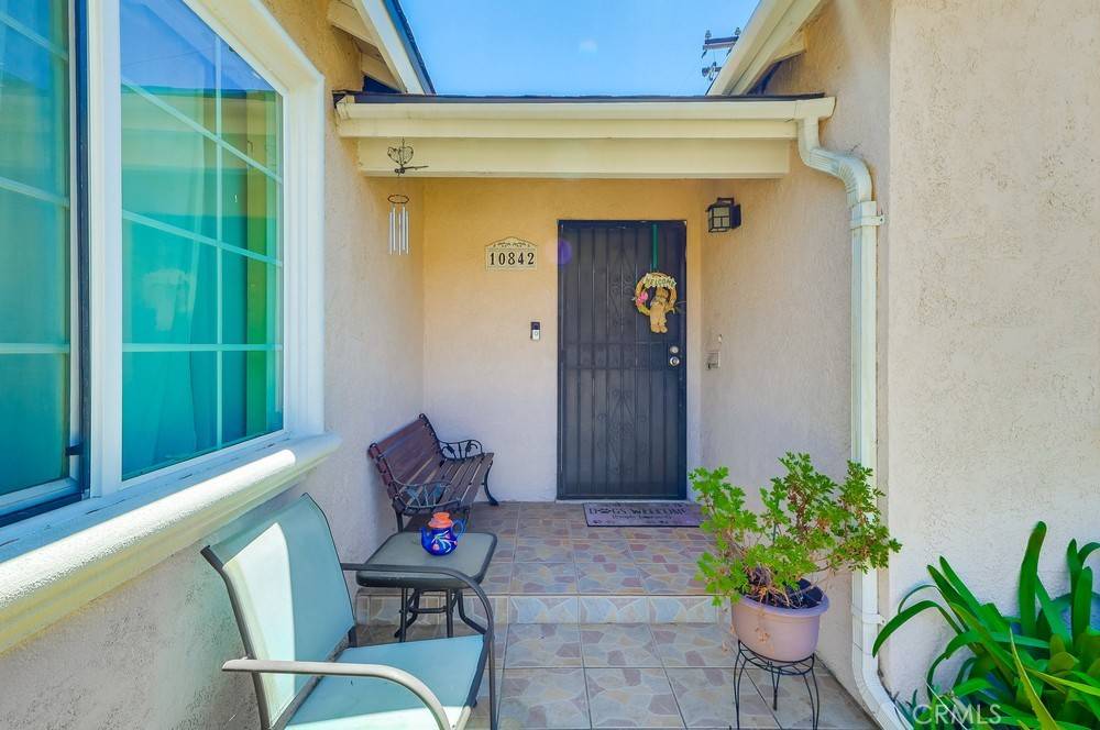 Norwalk, CA 90650,10842 Leffingwell RD