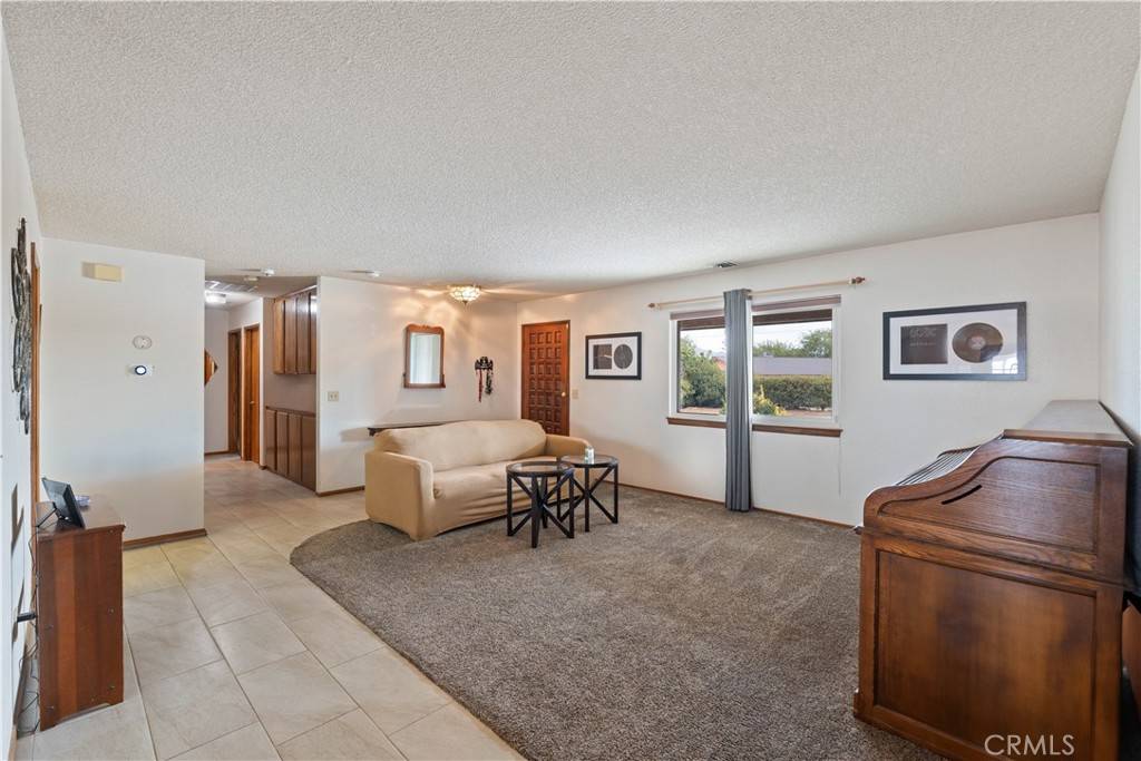 Hesperia, CA 92345,17616 Walnut ST