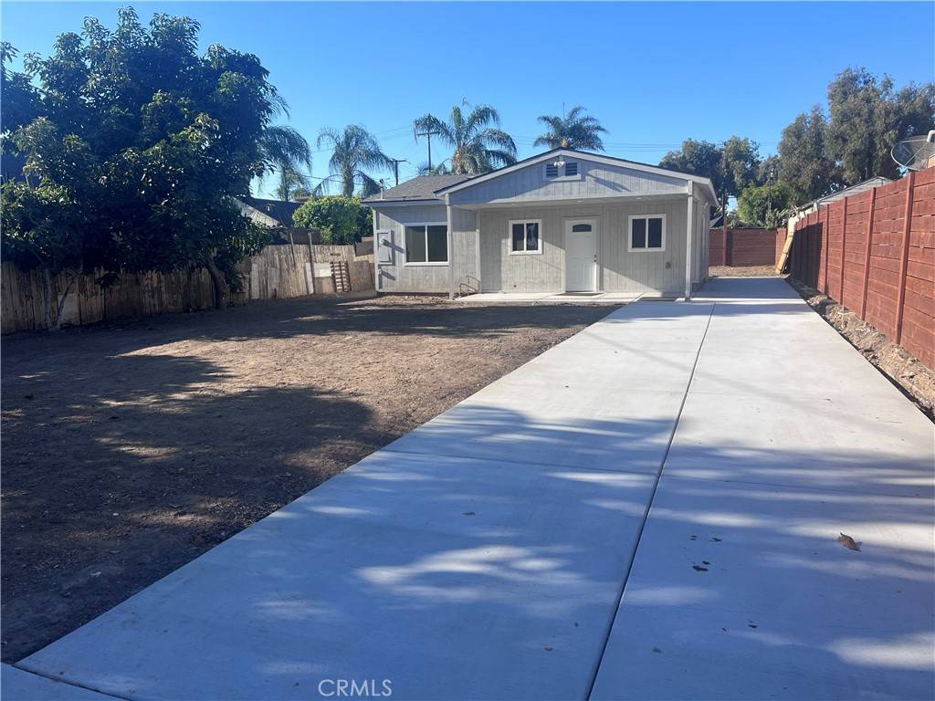 Santa Ana, CA 92703,1727 SANTA ANA BLVD