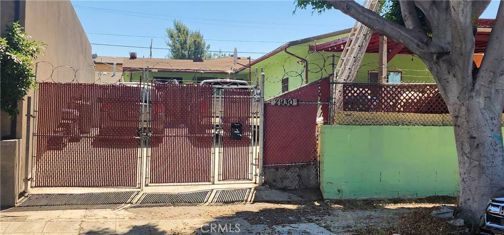 Los Angeles, CA 90043,2930 W Florence AVE