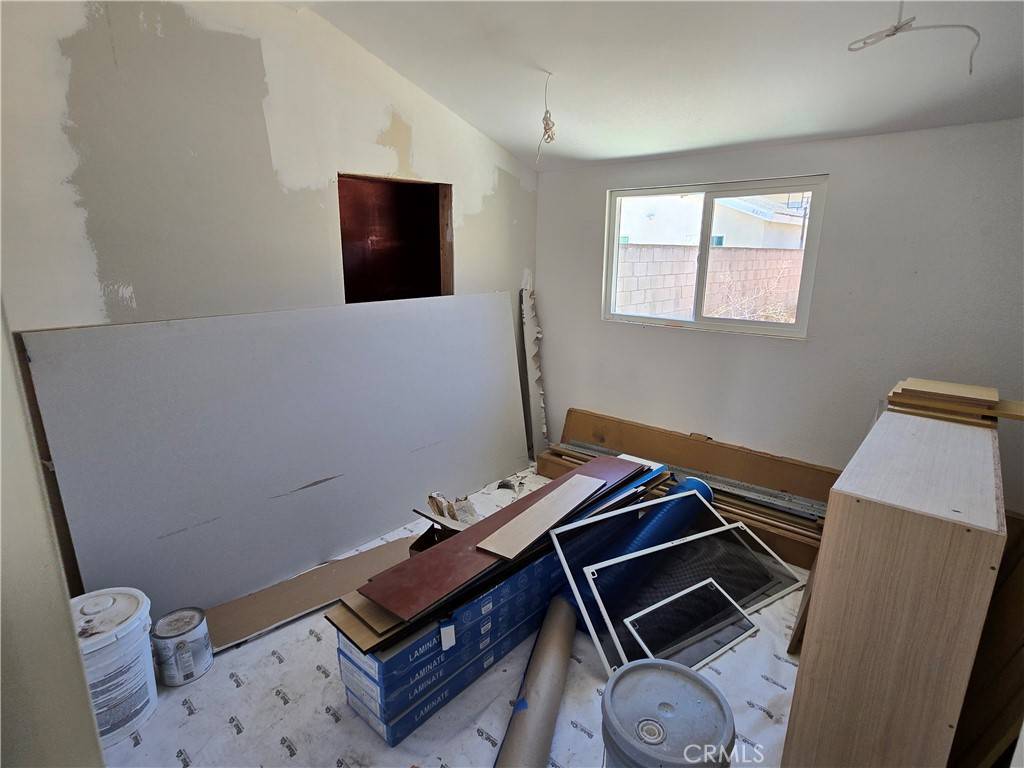 South Gate, CA 90280,8669 San Gabriel AVE