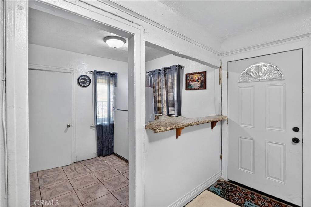 Los Angeles, CA 90001,1008 E 74th ST