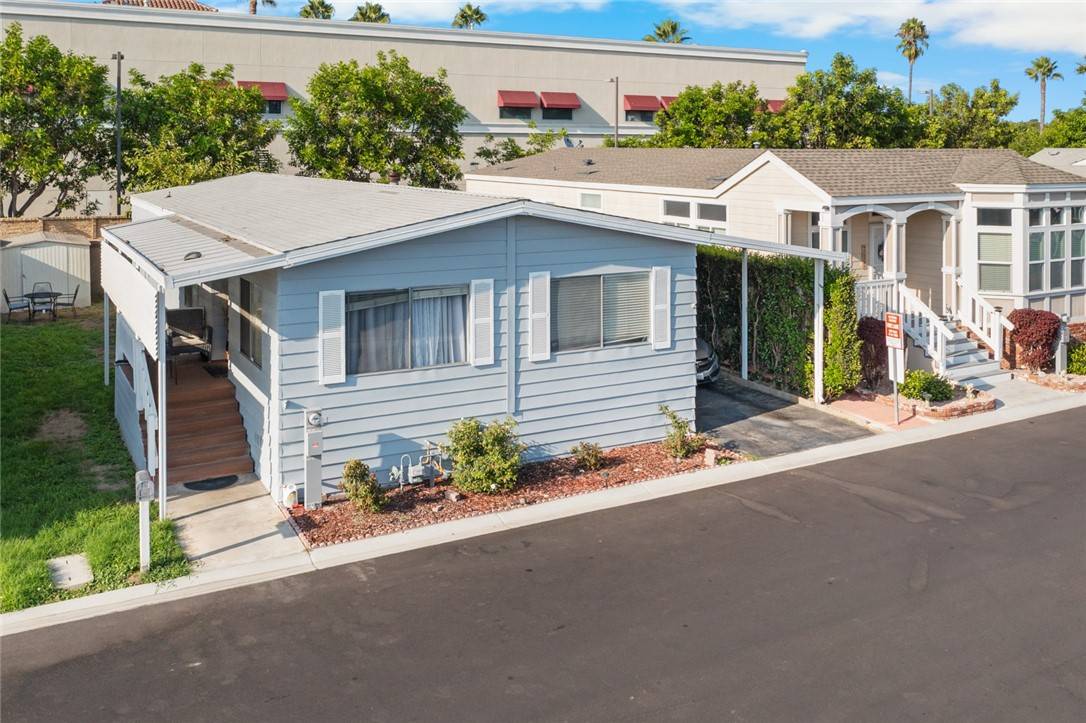 Artesia, CA 90701,19127 Pioneer BLVD #9