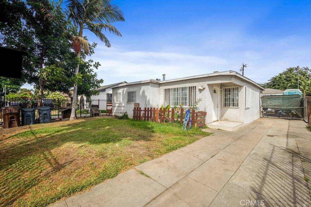 Compton, CA 90221,116 N Holly AVE