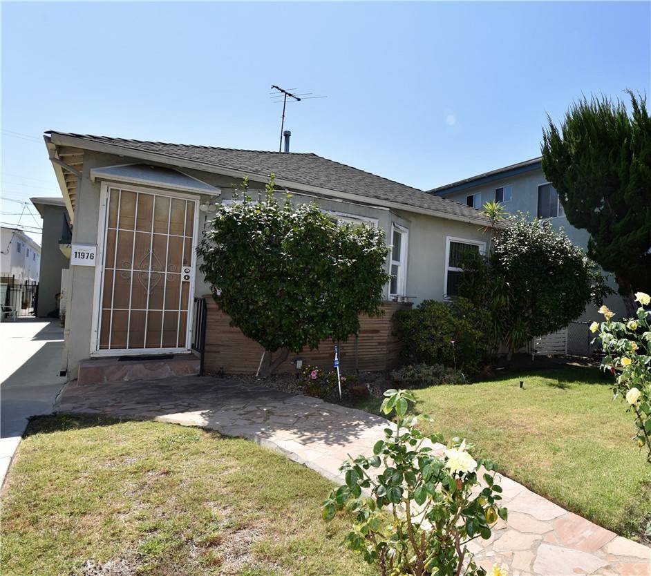 Los Angeles, CA 90025,11974 Walnut LN