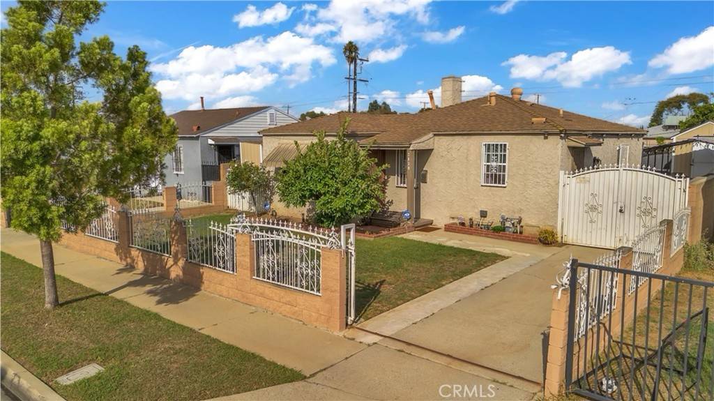 Los Angeles, CA 90059,2030 N Salinas