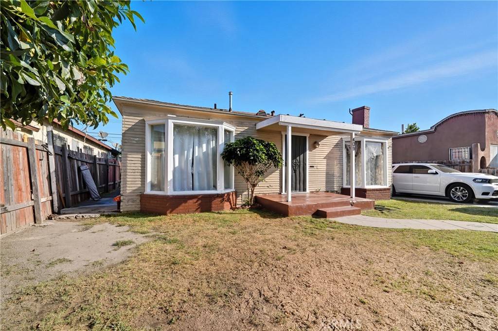 Compton, CA 90220,409 W Cedar St