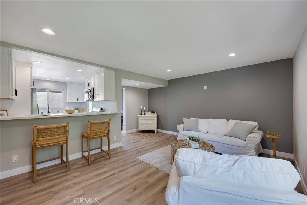 Tustin, CA 92780,1722 Mitchell AVE #57
