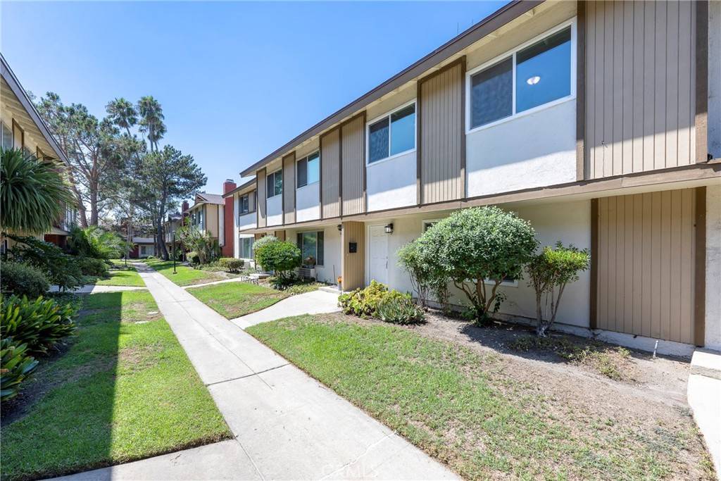 Tustin, CA 92780,1722 Mitchell AVE #57