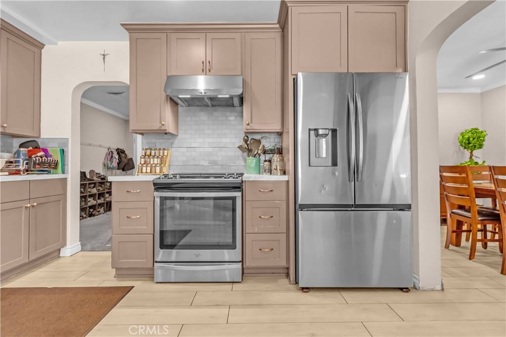 Bellflower, CA 90706,9564 Rosecrans AVE