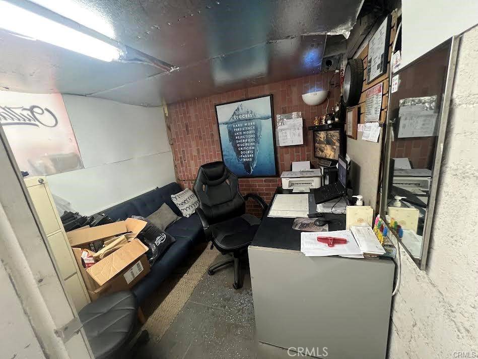 Los Angeles, CA 90002,10605 Compton AVE