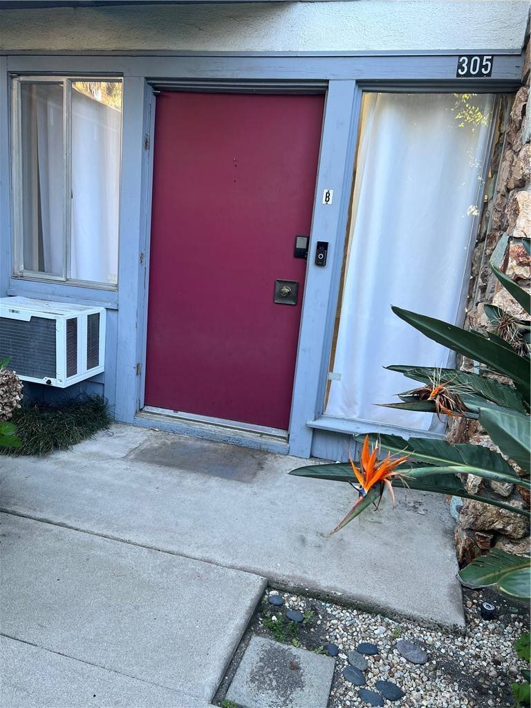 Fullerton, CA 92831,305 N Acacia AVE #B