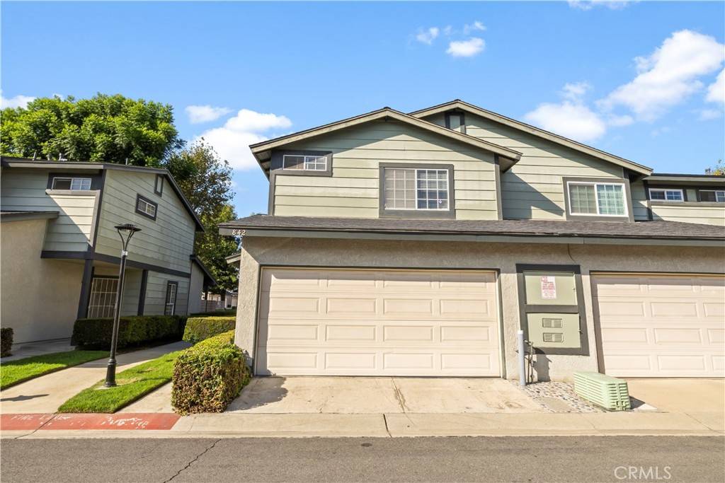 Ontario, CA 91762,842 Carlton Privado