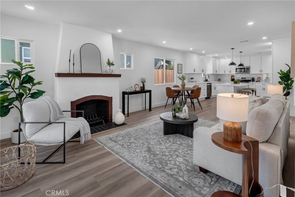 Pasadena, CA 91103,1732 Newport AVE