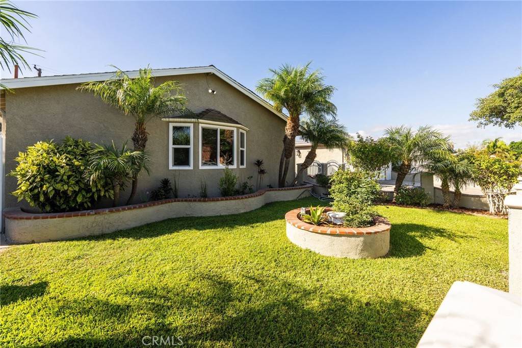 Santa Ana, CA 92706,2302 Lori LN