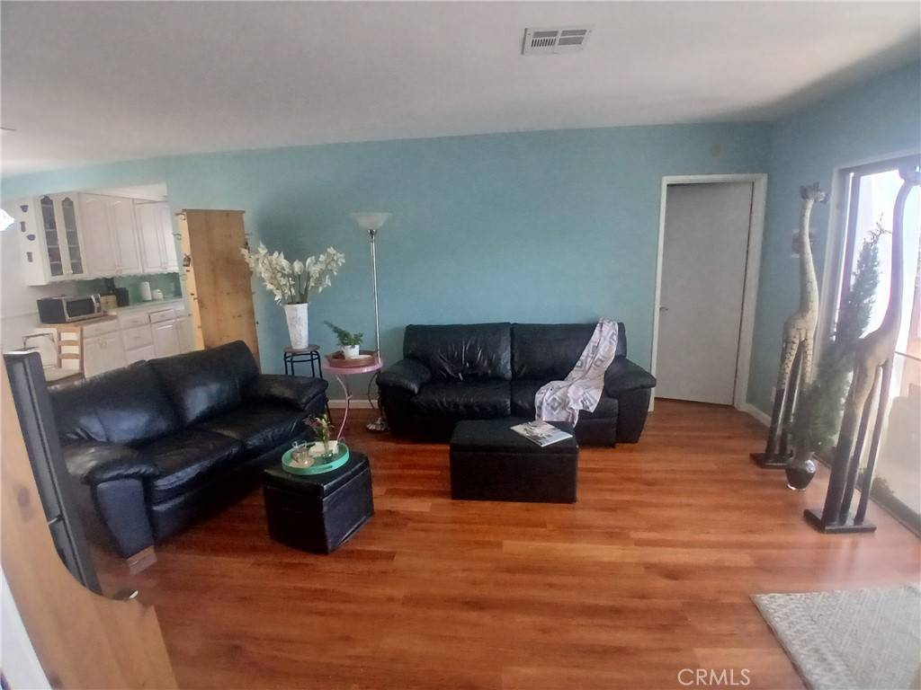 Reseda, CA 91335,7650 Wilbur AVE