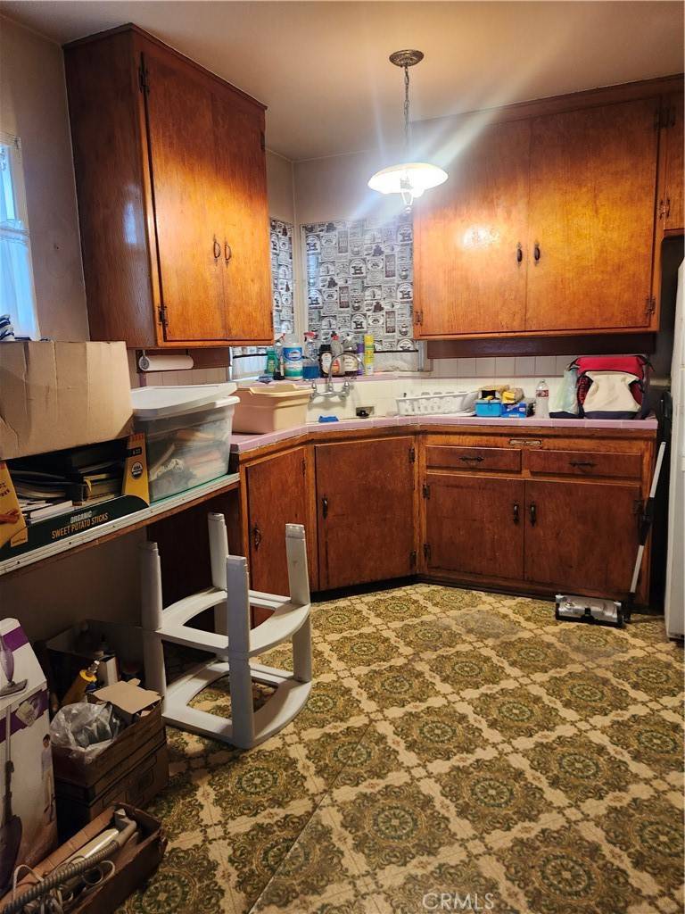 South Gate, CA 90280,10307 10307 Alexander