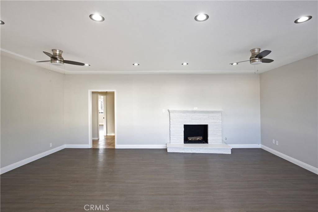 Downey, CA 90240,9305 Downey AVE