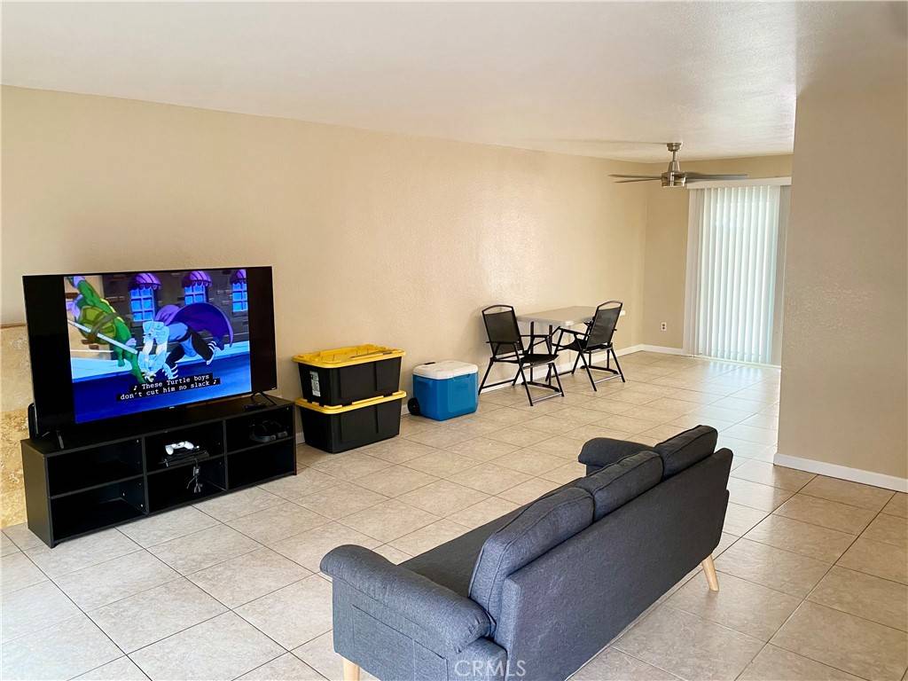 Fontana, CA 92336,16010 Ramona DR