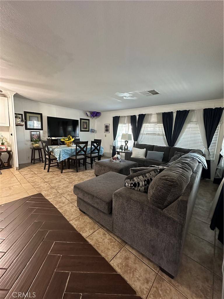 Hemet, CA 92543,1455 S State #186