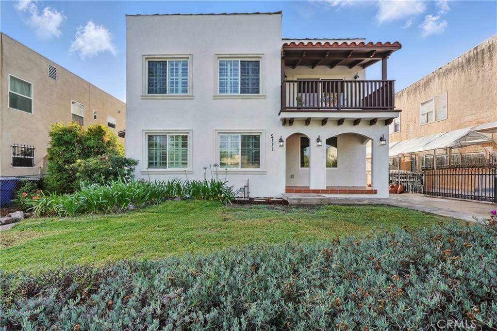 Los Angeles, CA 90018,2111 S Bronson Ave