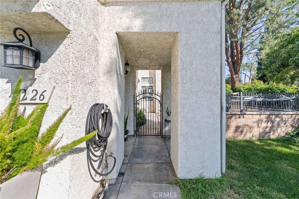 Redlands, CA 92374,1226 Via Palermo