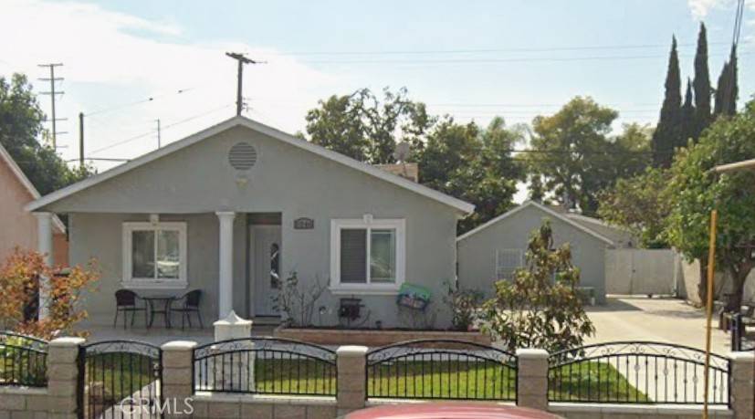 Downey, CA 90242,8246 Cheyenne AVE