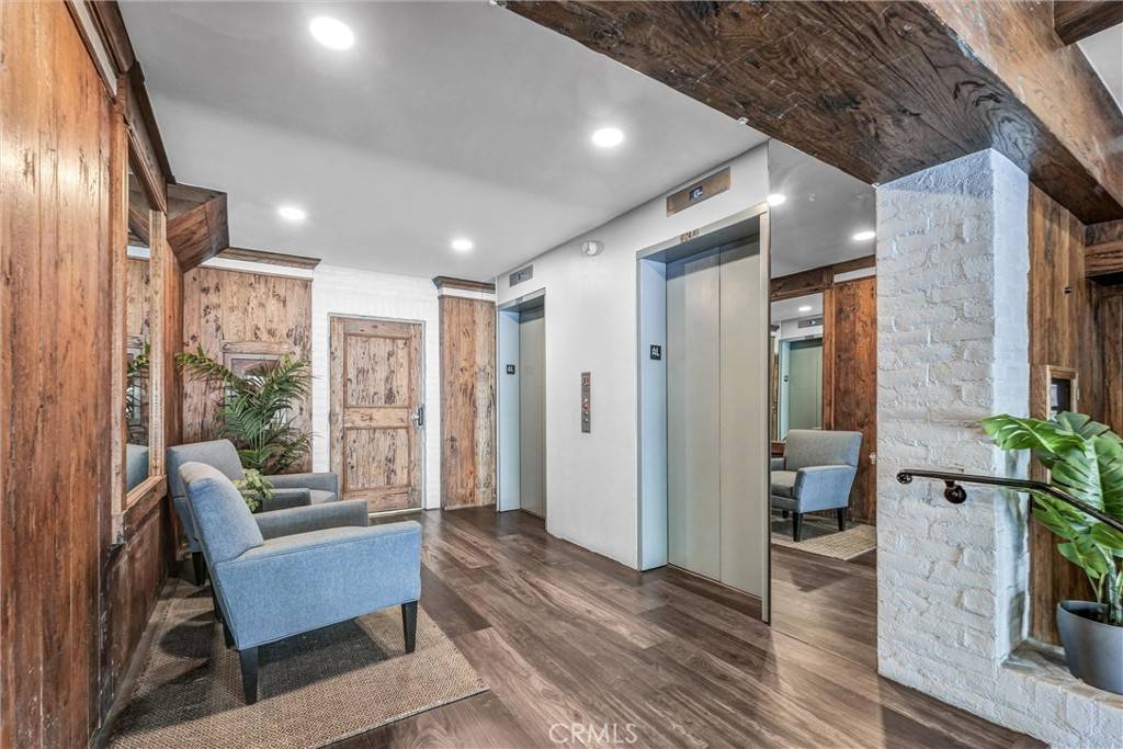 Los Angeles, CA 90004,532 N Rossmore AVE #411