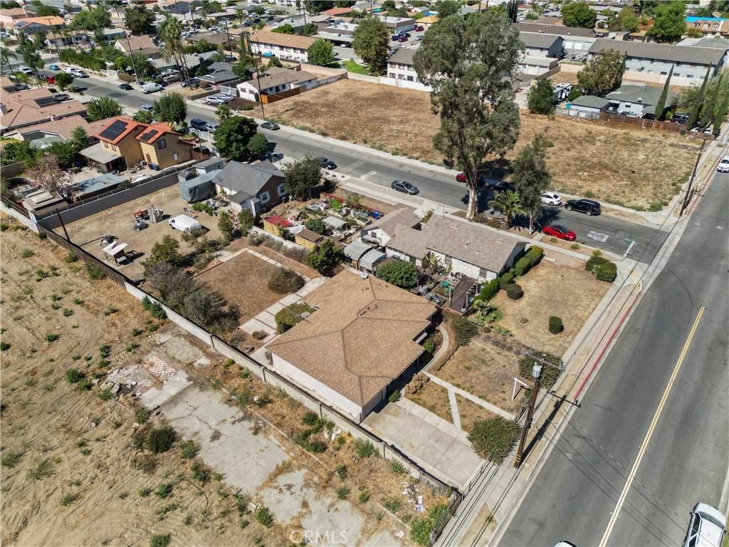 Fontana, CA 92335,9120 Juniper