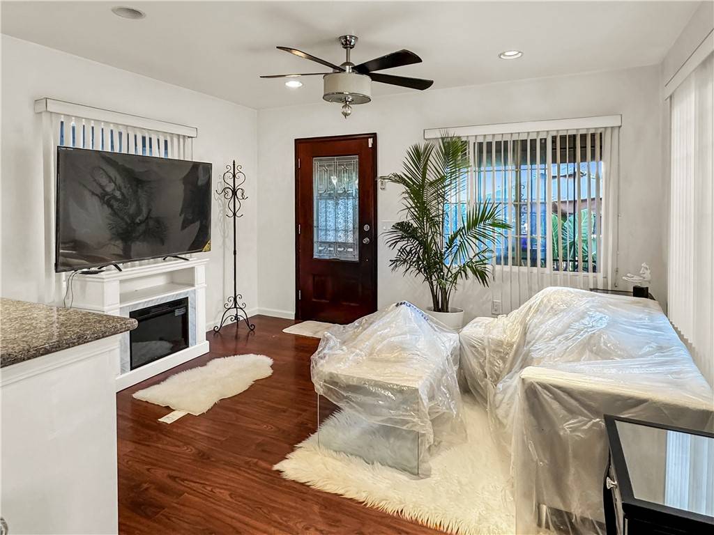 Los Angeles, CA 90011,227 E 55th ST