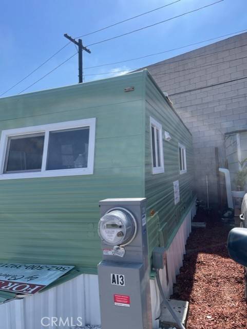 Cudahy, CA 90201,8006 Atlantic Ave #A13