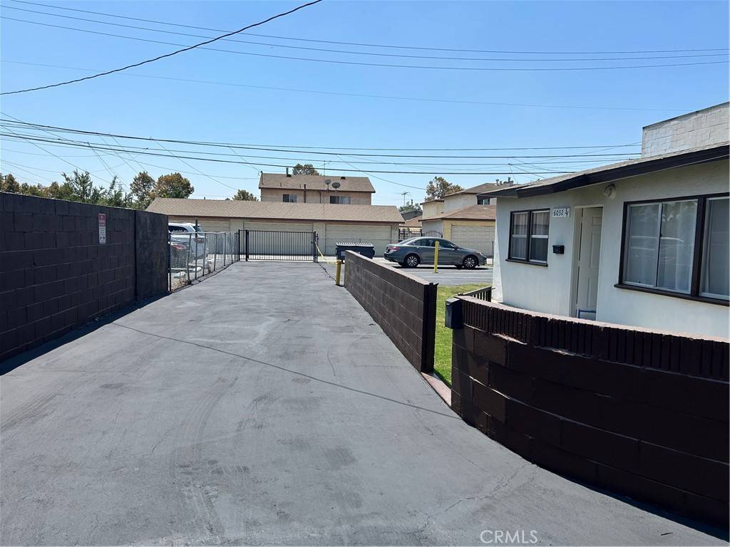 Bell Gardens, CA 90201,6032 Florence AVE