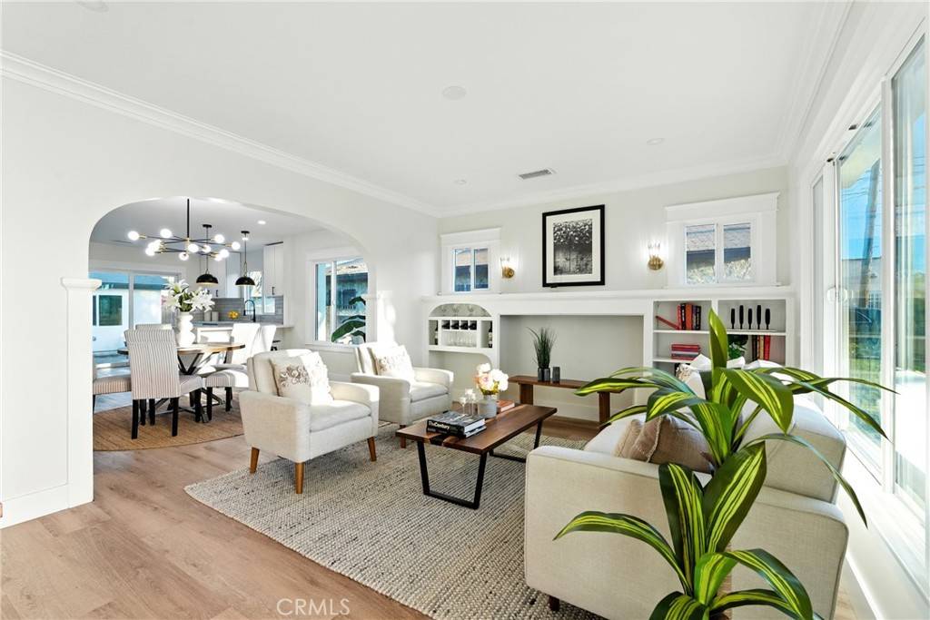 Los Angeles, CA 90008,4340 2nd AVE