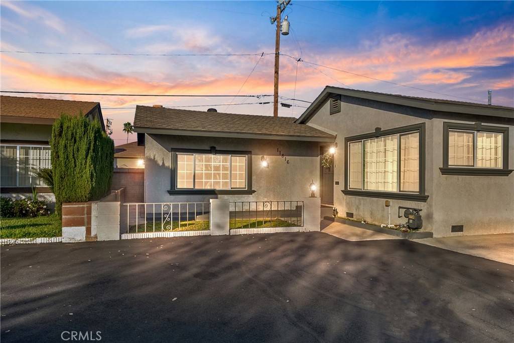 Downey, CA 90241,11816 La Reina