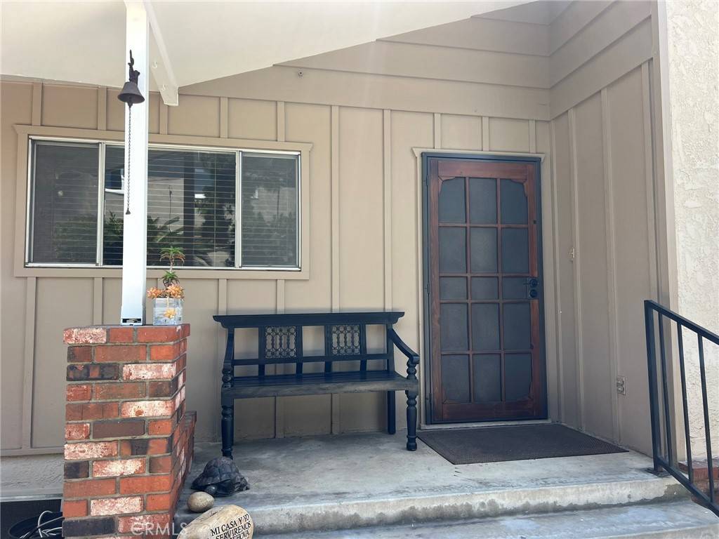 South Gate, CA 90280,9601 San Juan AVE