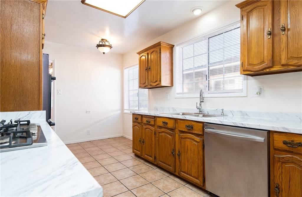 Lakewood, CA 90712,4322 Maybank Ave