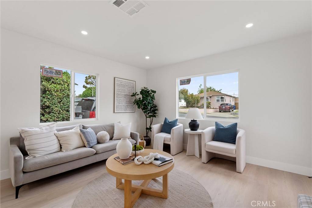 Hawthorne, CA 90250,5004 W 138th