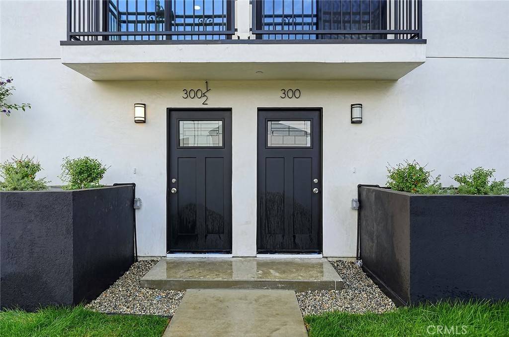 Los Angeles, CA 90011,300 E 25th